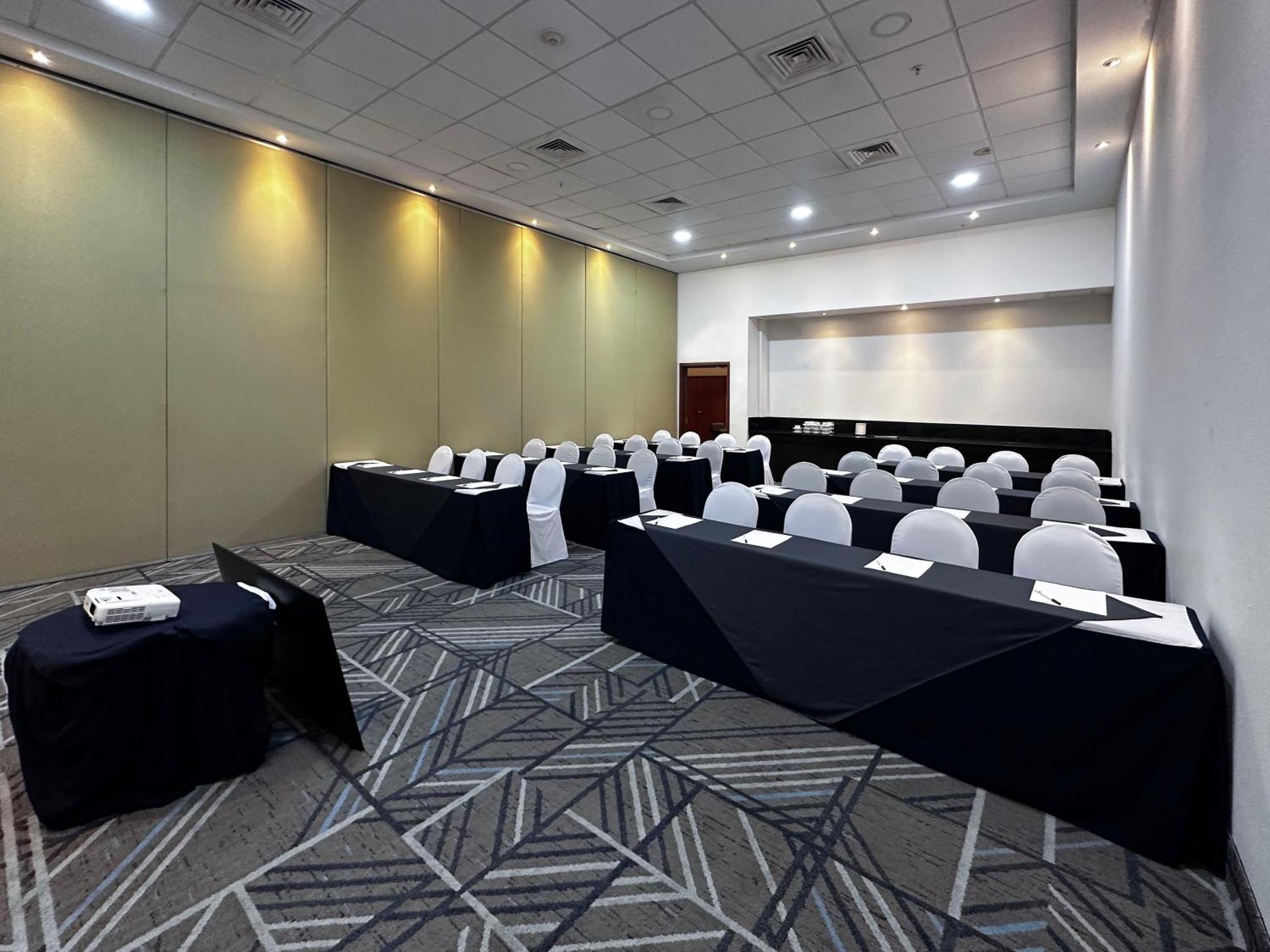 Holiday Inn Express Merida By Ihg Luaran gambar