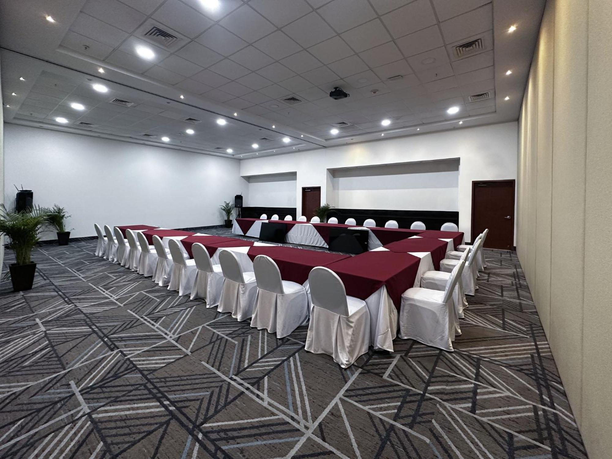 Holiday Inn Express Merida By Ihg Luaran gambar